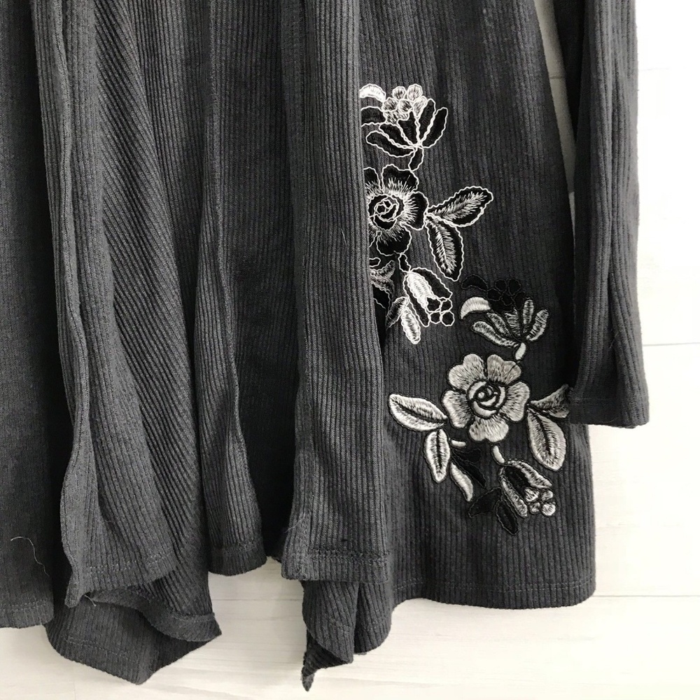 INC Gray Ribbed Floral Applique Cardigan - Picture 2 of 6